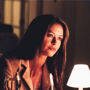 Still of Catherine Zeta-Jones in Nepakenciamas ziaurumas (2003)