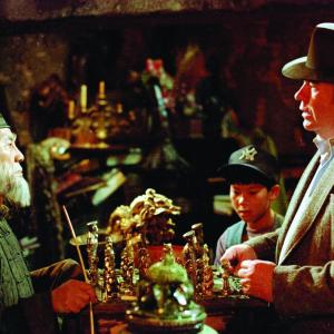 Still of Hoyt Axton, John Louie and Keye Luke in Gremlins (1984)
