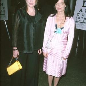 Catherine Deneuve and Björk at event of Sokeja tamsoje (2000)