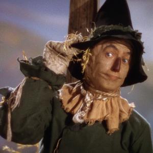 Still of Ray Bolger in The Wizard of Oz (1939)