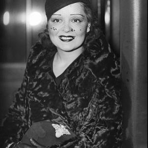 Clara Bow Candid News Photo November 1932 IV