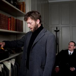 Still of Vincent Cassel and Michael Fassbender in Pavojingas metodas 2011