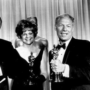 Academy Awards 40th Annual Rod Steiger Estelle Parsons George Kennedy and George Cukor 1968