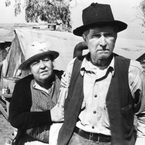 Still of Jane Darwell and Russell Simpson in The Grapes of Wrath 1940