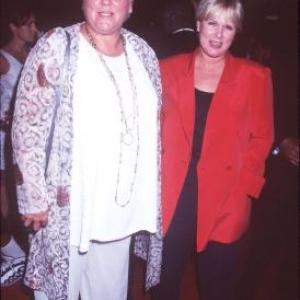 Tyne Daly and Sharon Gless at event of Hoodlum (1997)