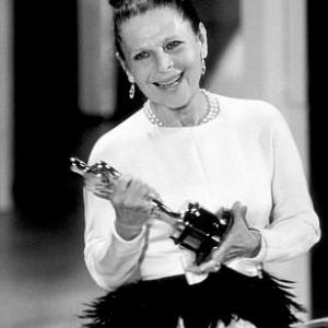 Academy Awards 41st Annual at Beverly Hilton Ruth Gordon Best Supporting ACtress in Rosemarys Baby