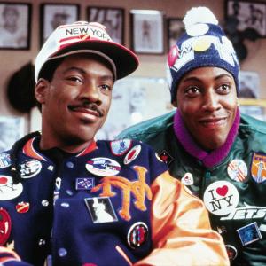 Still of Eddie Murphy and Arsenio Hall in Coming to America (1988)