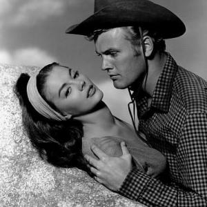 Natalie Wood with Tab Hunter for 