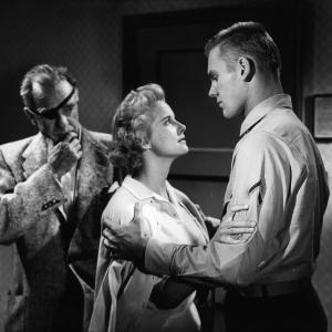 Still of Tab Hunter and Mona Freeman in Battle Cry (1955)
