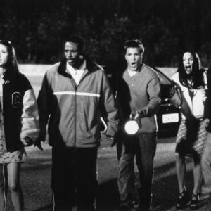 Still of Shannon Elizabeth, Anna Faris, Shawn Wayans and John Abrahams in Pats baisiausias filmas (2000)