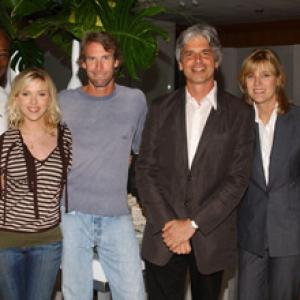 Michael Bay, Michael Clarke Duncan, Djimon Hounsou, Scarlett Johansson, Laurie MacDonald and Walter F. Parkes at event of Sala (2005)