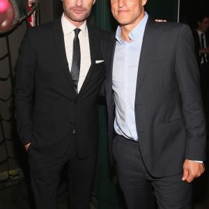 Woody Harrelson and Brian Tyler at event of Apgaules meistrai (2013)