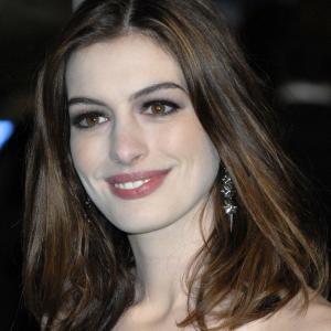 Anne Hathaway at event of Alisa stebuklu salyje (2010)