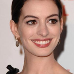 Anne Hathaway at event of Valentino The Last Emperor 2008