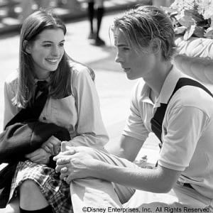 Still of Anne Hathaway and Erik von Detten in The Princess Diaries (2001)