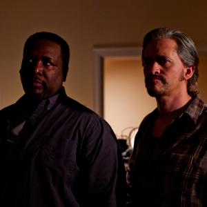 Still of Clifton Collins Jr. and Wendell Pierce in Parkeris (2013)