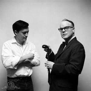 Still of Philip Seymour Hoffman and Clifton Collins Jr in Capote 2005
