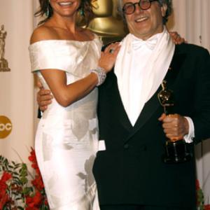 Cameron Diaz and George Miller at event of The 79th Annual Academy Awards (2007)