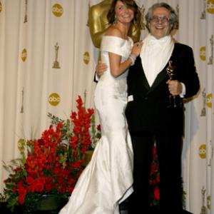 Cameron Diaz and George Miller at event of The 79th Annual Academy Awards 2007