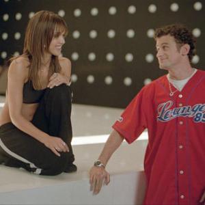 Still of Jessica Alba and David Moscow in Honey 2003