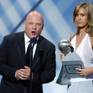 Jessica Alba and Michael Chiklis at event of ESPY Awards 2003