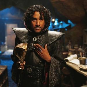 Still of Naveen Andrews in Once Upon a Time in Wonderland (2013)