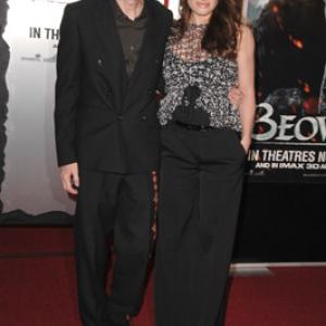 Glen Ballard and Idina Menzel at event of Beowulf (2007)