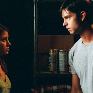 Still of Jason Behr and Shiri Appleby in Roswell 1999