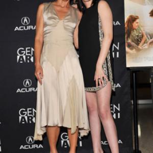 Maria Bello and Kristen Stewart at event of The Yellow Handkerchief 2008