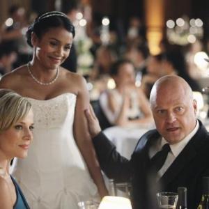 Still of Julie Benz Michael Chiklis and Seema Lazar in No Ordinary Family 2010