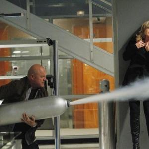 Still of Julie Benz and Michael Chiklis in No Ordinary Family 2010
