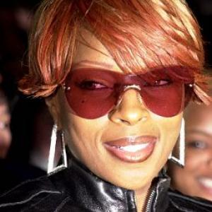 Mary J Blige at event of All Access Front Row Backstage Live! 2001
