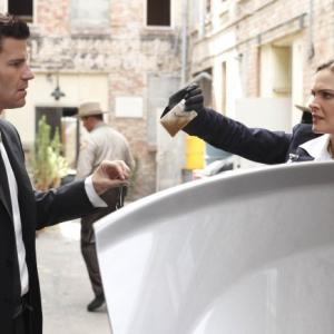 Still of David Boreanaz and Emily Deschanel in Kaulai The Bond in the Boot 2009