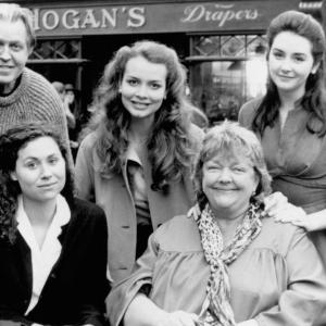 Still of Minnie Driver, Saffron Burrows, Pat O'Connor and Geraldine O'Rawe in Circle of Friends (1995)