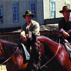 Still of Scott Caan and Colin Farrell in American Outlaws 2001