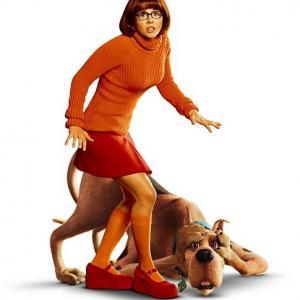 Lr Velma LINDA CARDELLINI and SCOOBYDOO in Warner Bros Pictures liveaction comedy ScoobyDoo