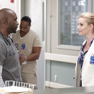 Still of Morris Chestnut and Betty Gilpin in Nurse Jackie (2009)