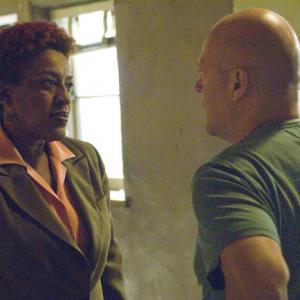 Still of CCH Pounder and Michael Chiklis in Skydas 2002