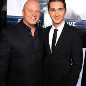 Michael Chiklis and Shia LaBeouf at event of Eagle Eye (2008)