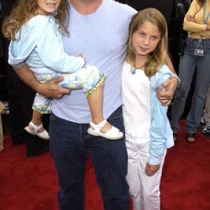 Michael Chiklis at event of ScoobyDoo 2002