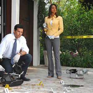 Still of Eddie Cibrian and Eva LaRue in CSI Majamis (2002)