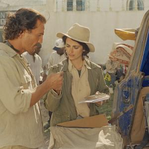 Still of Matthew McConaughey and Penlope Cruz in Sahara 2005