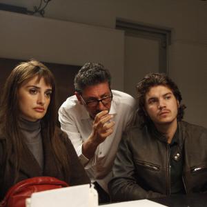 Penélope Cruz, Sergio Castellitto and Emile Hirsch in Gime myleti (2012)