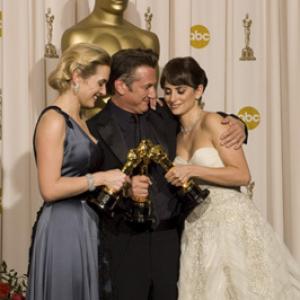 Academy Award winners Kate Winslet left Sean Penn center and Penelope Cruz right pose backstage for the press with the Oscar at the 81st Annual Academy Awards from the Kodak Theatre in Hollywood CA Sunday February 22 2009