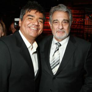 Plácido Domingo and George Lopez at event of Cihuahua is Beverli Hilso (2008)