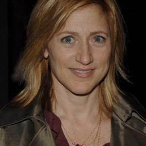 Edie Falco at event of Fracture (2007)