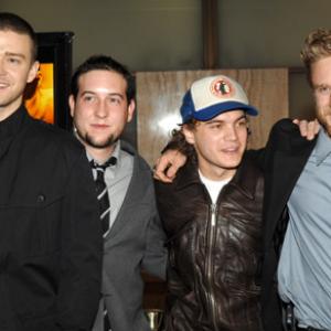 Ben Foster, Justin Timberlake, Emile Hirsch and Chris Marquette at event of Alfa gauja (2006)
