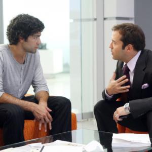 Still of Adrian Grenier and Jeremy Piven in Entourage 2004