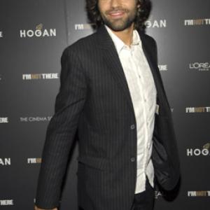 Adrian Grenier at event of Manes cia nera (2007)