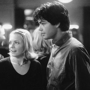 Still of Adrian Grenier and Melissa Joan Hart in Drive Me Crazy 1999